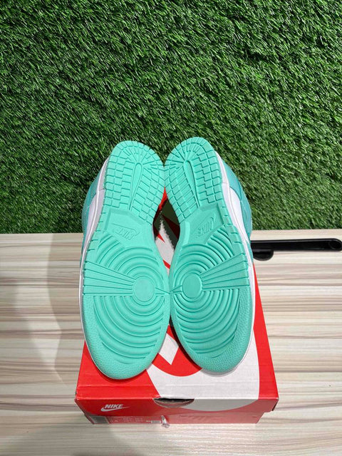 Nike Dunk Low Green Glow (Women's) Sz 8W