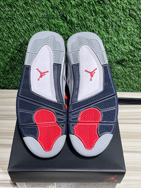 Jordan 4 Retro Midnight Navy (GS) Sz 6.5Y.