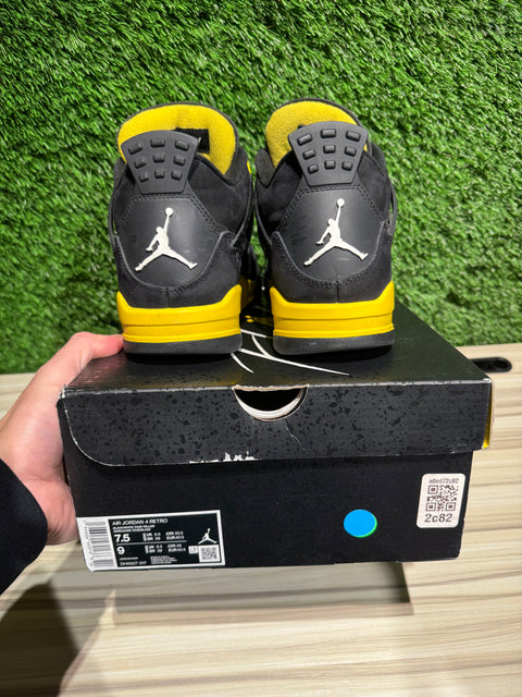 Jordan 4 Retro Thunder (2023) Sz 7.5M