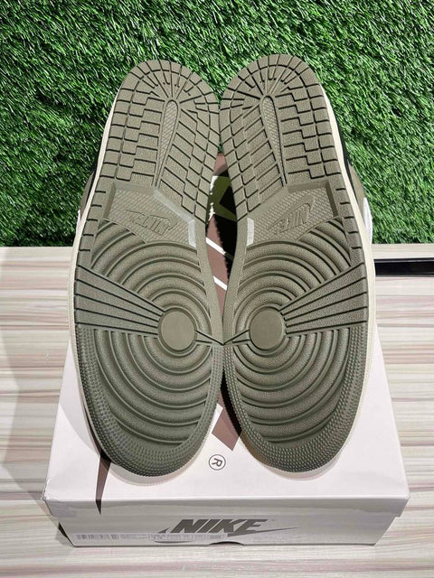 Jordan 1 Retro Low OG SP Travis Scott Medium Olive Sz 13.