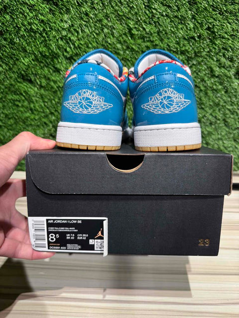 Jordan 1 Low SE Barcelona Cyber Teal Sz 8.5M