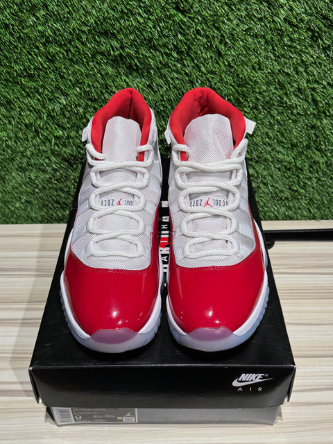 Jordan 11 Retro Cherry (2022) Sz 9