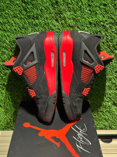 Jordan 4 Retro Red Thunder Sz 8M.,.