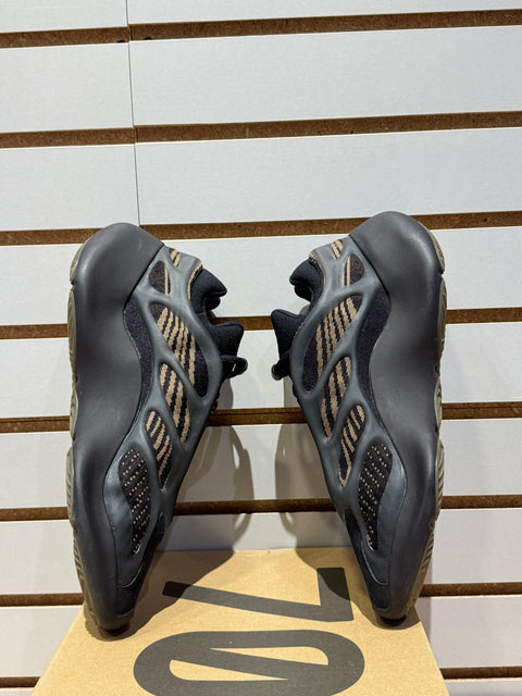 adidas Yeezy 700 V3 Clay Brown Sz 8