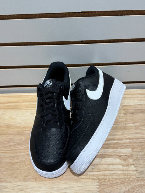 Nike Air Force 1 Low '07 Black White Pebbled Leather Sz 11.5