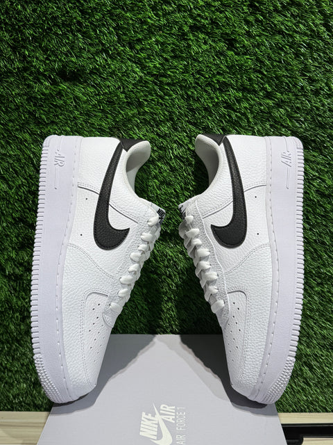 Nike Air Force 1 Low '07 White Black Pebbled Leather Sz 9.5