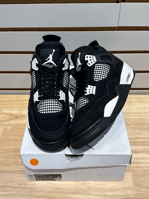 Jordan 4 Retro White Thunder Sz 9