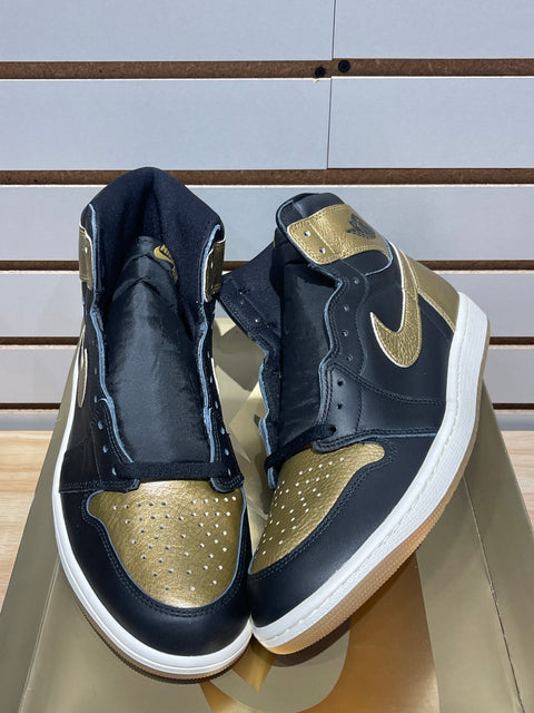 Jordan 1 Retro High OG Black Metallic Gold Sz 11