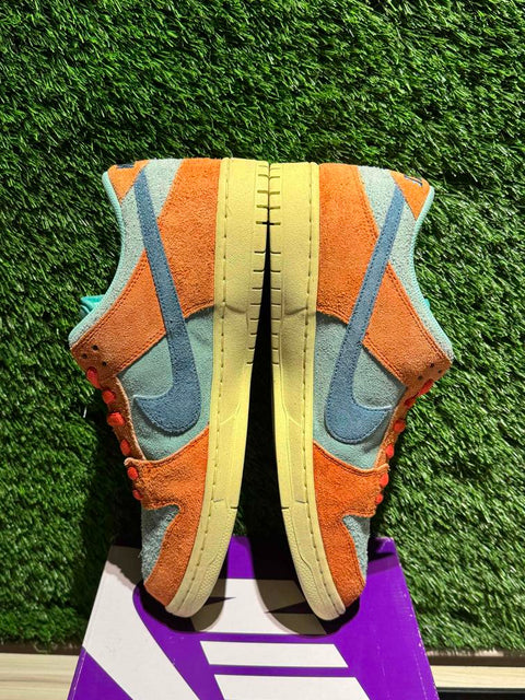 Nike SB Dunk Low Orange Emerald Rise Sz 13M