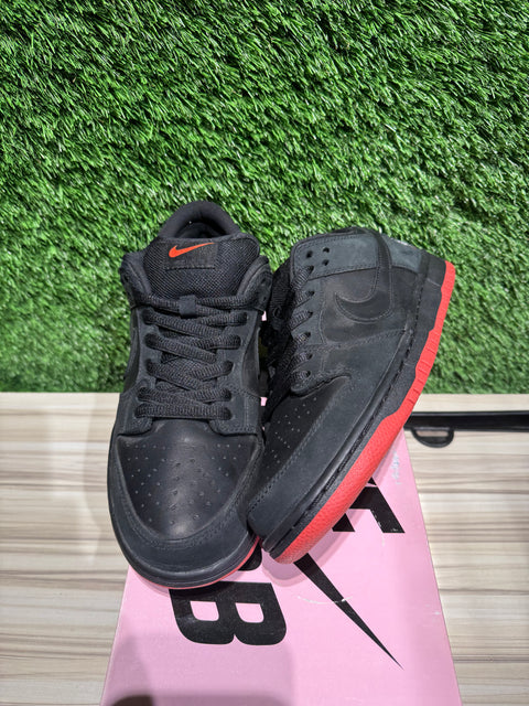Nike SB Dunk Low Black Pigeon Sz 8.5M