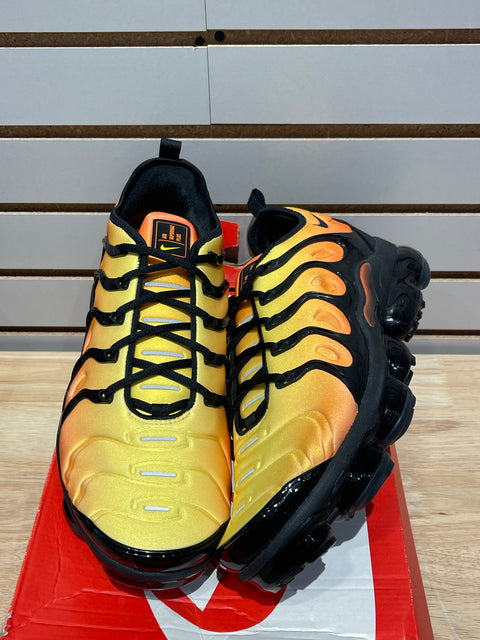 Nike Air VaporMax Plus Black Orange Crimson Sz 13