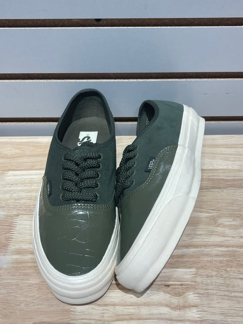 Vans Authentic 44 Green Croc Sz 8.5
