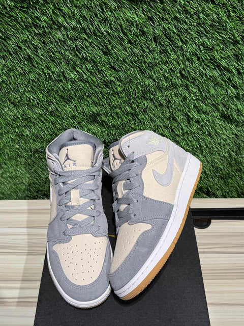 Jordan 1 Mid SE Coconut Milk Particle Grey (GS) Sz 4Y