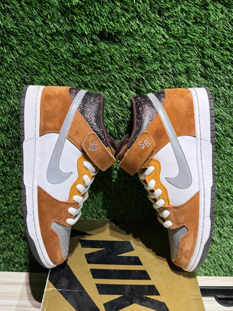 Nike SB Dunk Mid Fender Bass Sz 8M