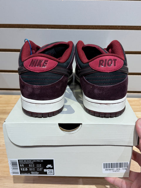 Nike SB Dunk Low Riot Skateshop Sz 11