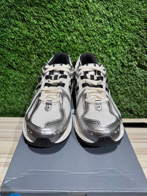 New Balance 1906R Silver Black Sz 9.5