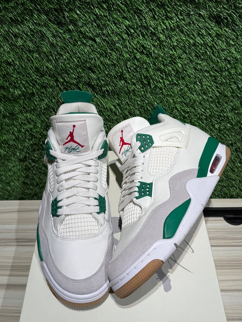 Jordan 4 Retro SB Pine Green Sz 11M
