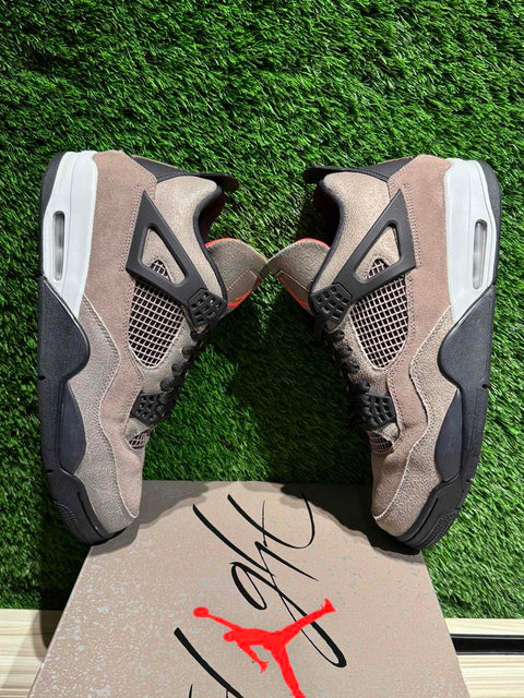 Jordan 4 Retro Taupe Haze Sz 12