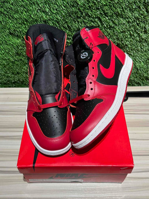 Jordan 1 Retro High '85 Varsity Red Sz 10..