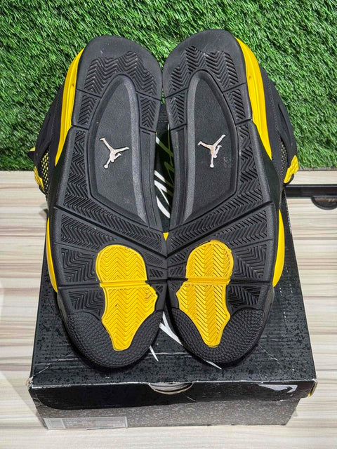 Jordan 4 Retro Thunder (2023) Sz 12.5M,.