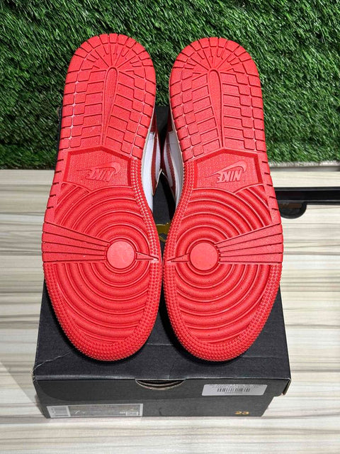 Jordan 1 Low SE Dune Red (GS) Sz 7Y