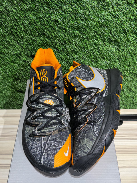Nike Kyrie 5 Taco PE Sz 9.5