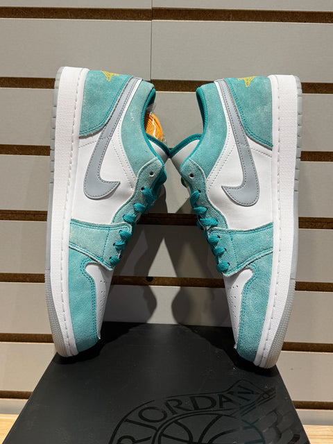 Jordan 1 Low SE New Emerald Sz 10