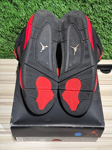 Jordan 4 Retro Red Thunder Sz 8M.,.