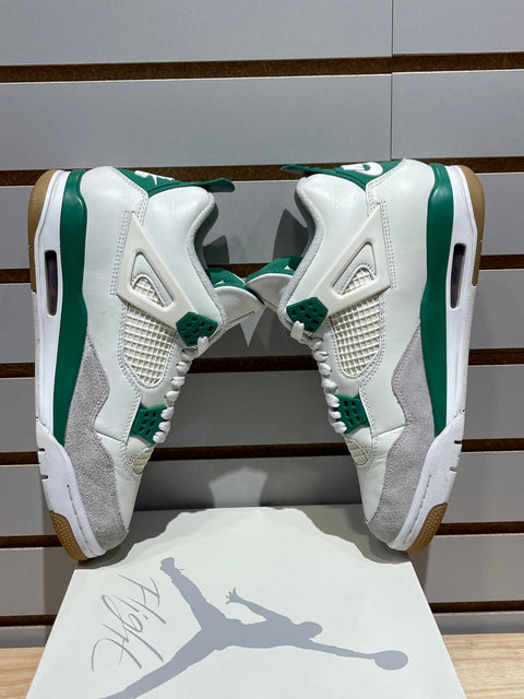 Jordan 4 Retro SB Pine Green Sz 8.5M