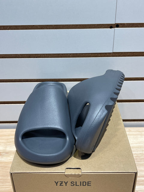 adidas Yeezy Slide Slate Grey Sz 9