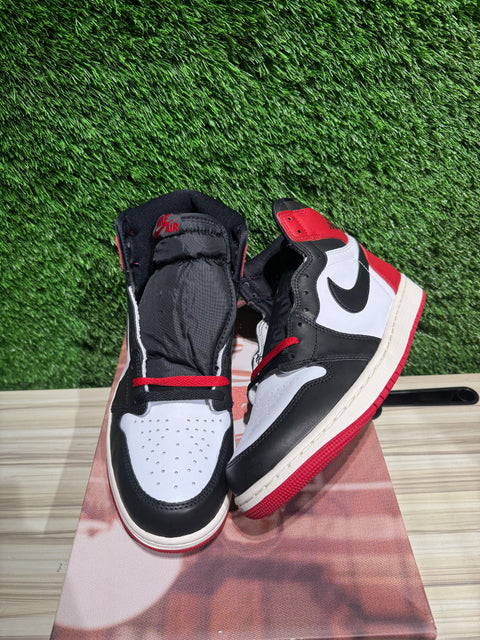 Jordan 1 Retro High OG Black Toe Reimagined Sz 10