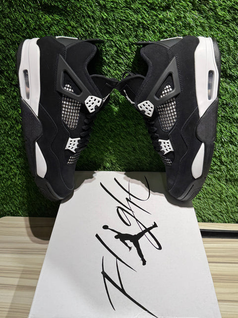 Jordan 4 Retro White Thunder Sz 10.5M