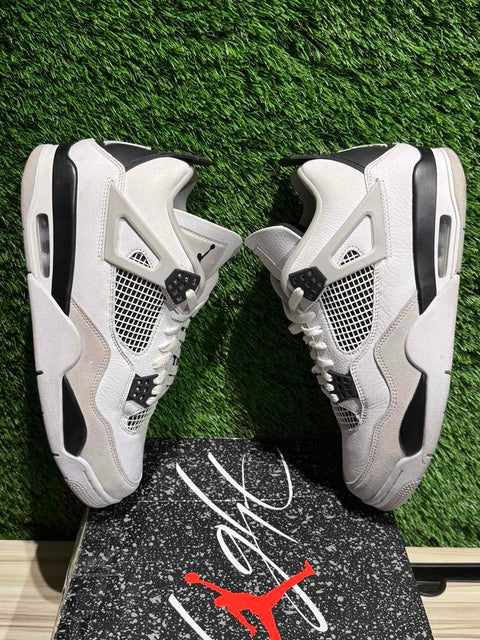 Jordan 4 Retro Military Black Sz 11.5.