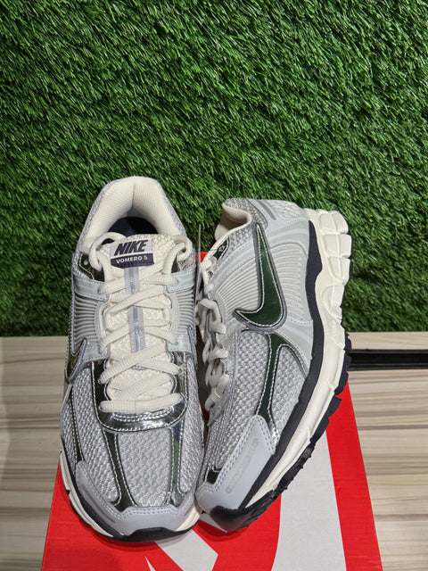 Nike Zoom Vomero 5 Photon Dust Metallic Silver (Women's) Sz 9.5M