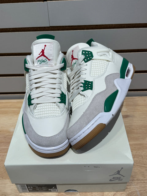 Jordan 4 Retro SB Pine Green Sz 8.5