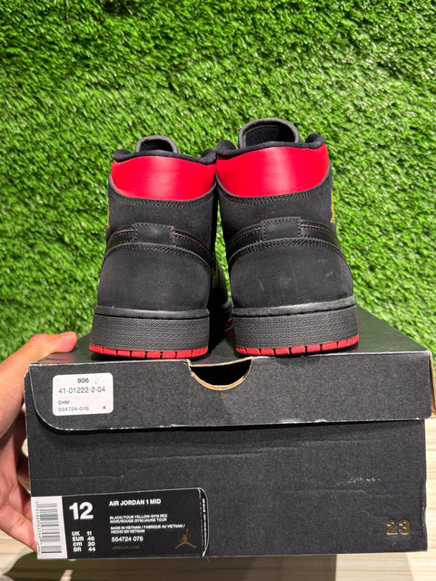 Jordan 1 Mid Last Shot Sz 12