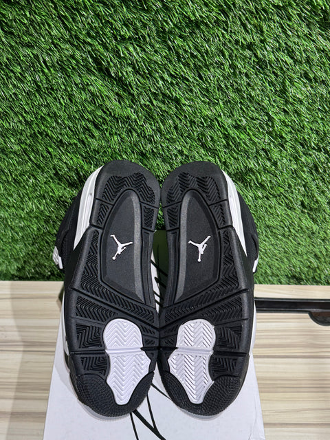 Jordan 4 Retro White Thunder (GS) Sz 4.5Y
