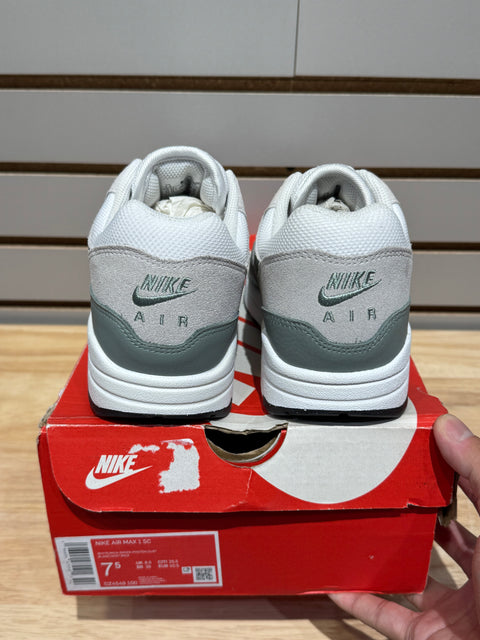 Nike Air Max 1 White Mica Green Sz 7.5