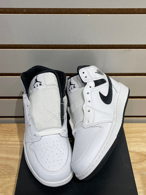 Jordan 1 Mid Reverse Panda (GS) Sz 5Y