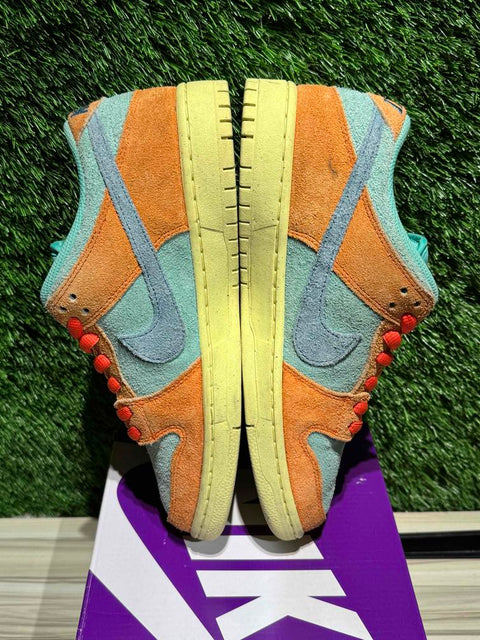 Nike SB Dunk Low Orange Emerald Rise Sz 9