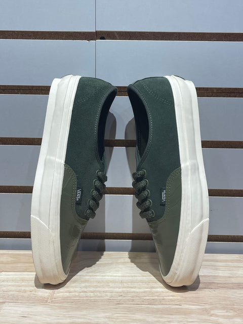 Vans Authentic 44 Green Croc Sz 8.5