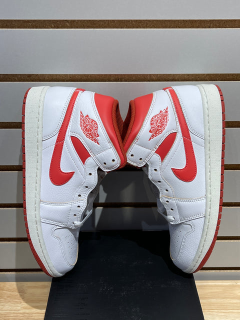 Jordan 1 Mid SE Dune Red Sz 9