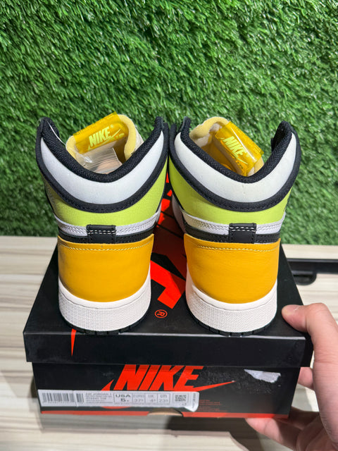 Jordan 1 Retro High White Black Volt University Gold (GS) Sz 5Y