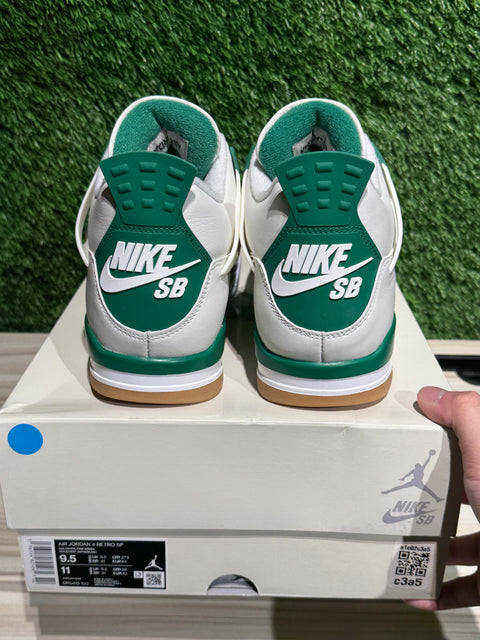 Jordan 4 Retro SB Pine Green Sz 9.5