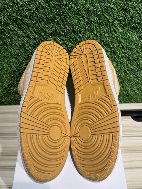 Jordan 1 Low SE Twine Orange Quartz Corduroy (Women's) Sz 8.5M