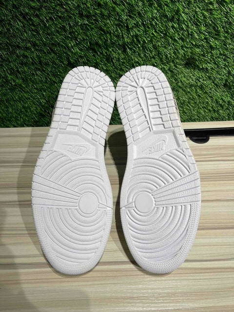 Jordan 1 Retro High Off-White Euro Sz 10