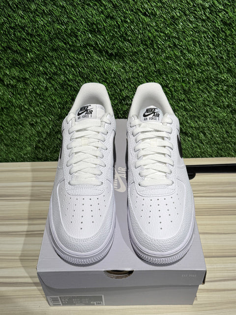 Nike Air Force 1 Low '07 White Black Pebbled Leather Sz 9.5