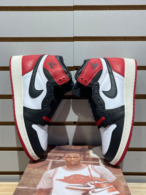 Jordan 1 Retro High OG Black Toe Reimagined (GS) Sz 5.5Y