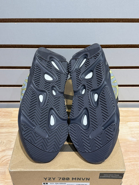 adidas Yeezy Boost 700 MNVN Resin Sz 9
