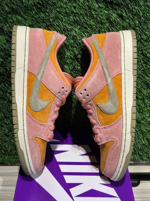 Nike SB Dunk Low Red Stardust Sz 9.5M